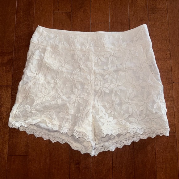 Monteau Pants - NWOT Monteau High Waist Embroidered Lace Shorts Ivory Small